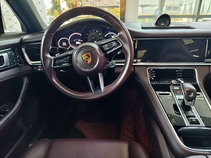 Фото 7 - Porsche Panamera