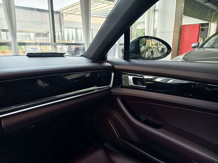 Фото 8 - Porsche Panamera