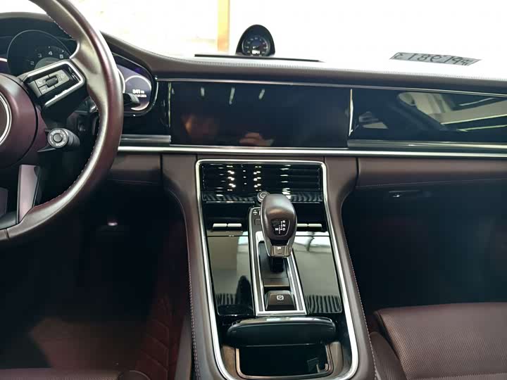 Фото 9 - Porsche Panamera