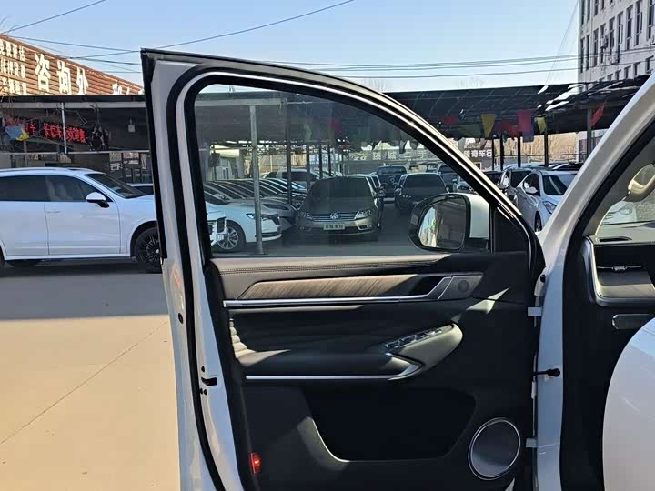 Фото 8 - Tank 500 Hybrid