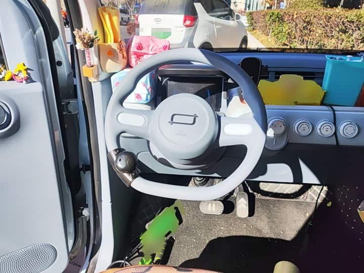 Фото 3 - Bestune Pony