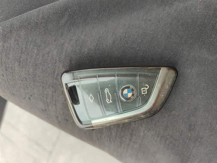 Фото 9 - BMW iX3