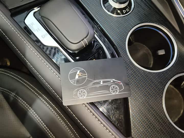 Фото 9 - Zeekr 001