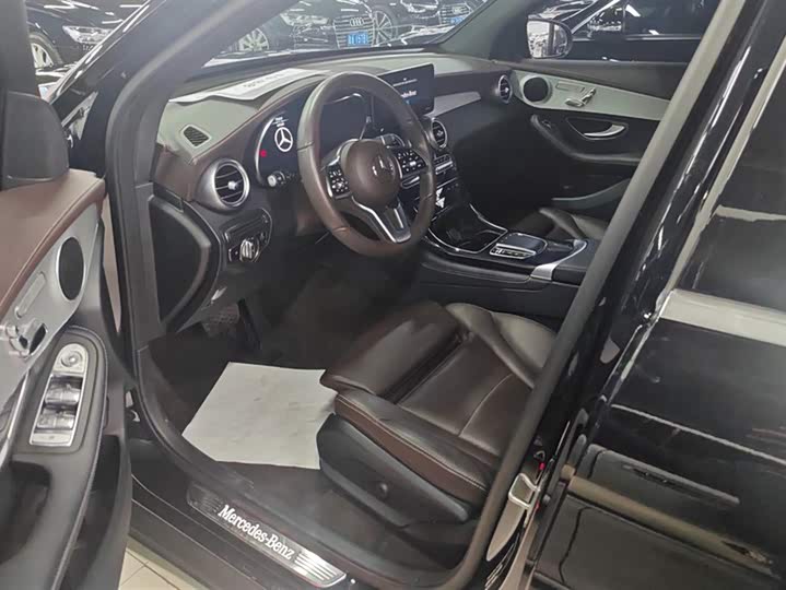 Фото 9 - Mercedes-Benz GLC-Class