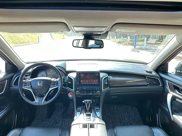 Фото 5 - Honda Avancier