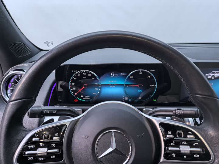 Фото 7 - Mercedes-Benz EQB