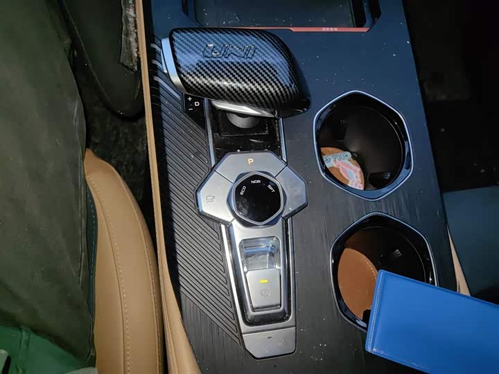 Фото 7 - Changan UNI-K