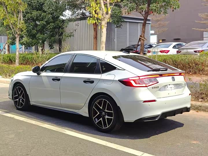 Фото 4 - Honda Civic