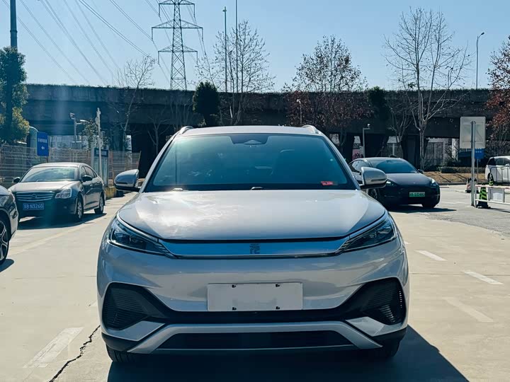 Фото 2 - BYD Yuan Plus