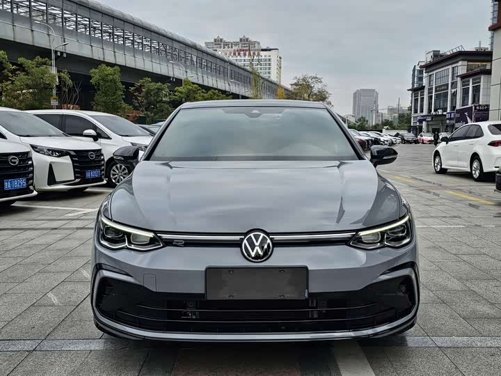 Фото 2 - Volkswagen Golf