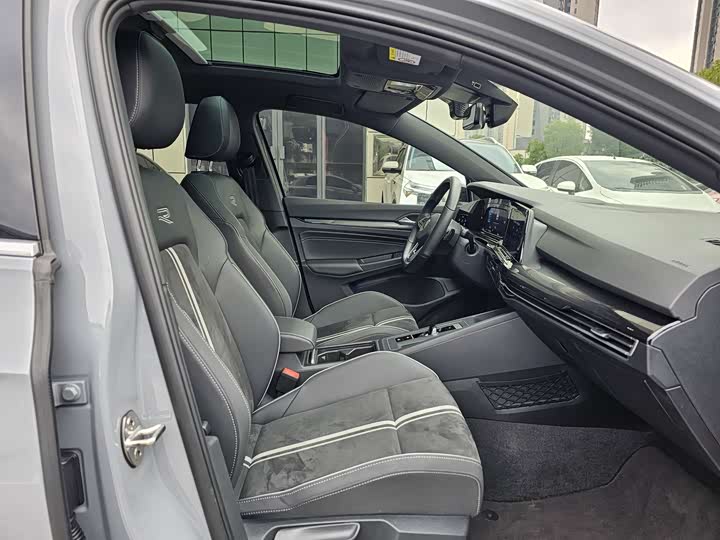 Фото 4 - Volkswagen Golf