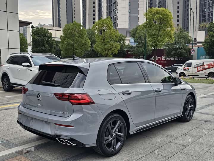 Фото 9 - Volkswagen Golf