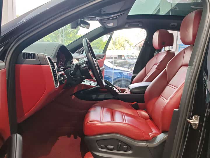 Фото 7 - Porsche Cayenne