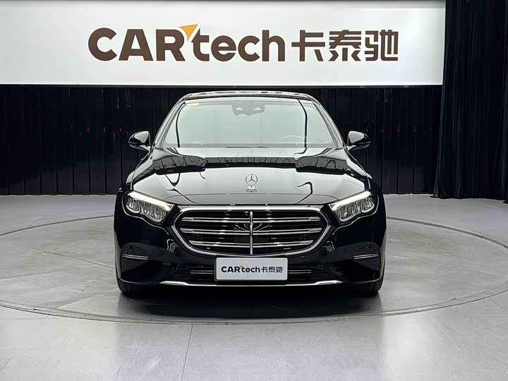 Фото 2 - Mercedes-Benz E-Class