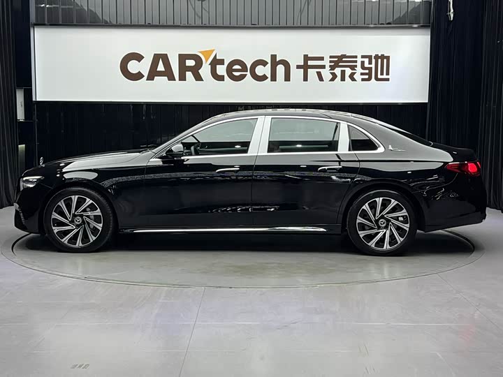 Фото 9 - Mercedes-Benz E-Class