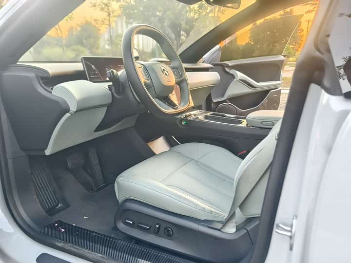 Фото 9 - Nio ET5