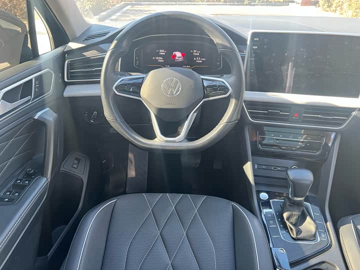 Фото 7 - Volkswagen Tiguan L Pro