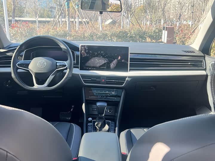 Фото 8 - Volkswagen Tiguan L Pro