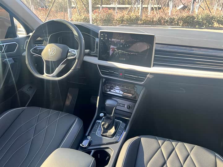 Фото 9 - Volkswagen Tiguan L Pro