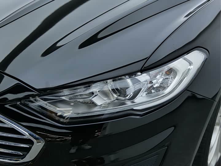 Фото 7 - Ford Mondeo