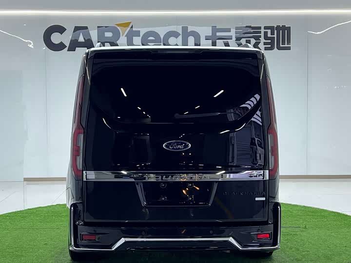 Фото 4 - Ford Tourneo