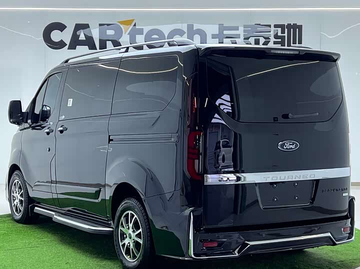 Фото 5 - Ford Tourneo