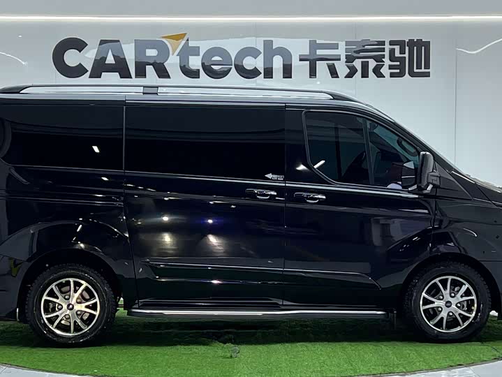 Фото 6 - Ford Tourneo