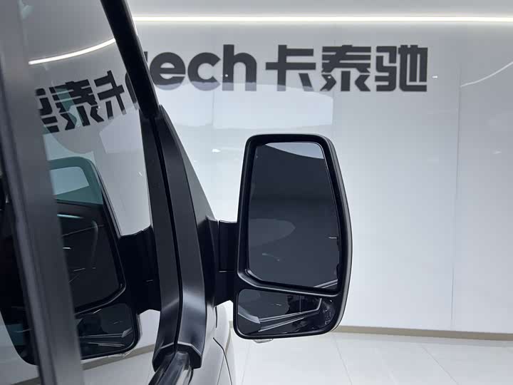 Фото 9 - Ford Tourneo