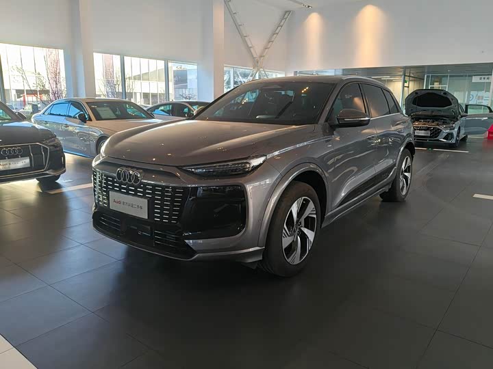 Фото 2 - Audi Q6L e-tron