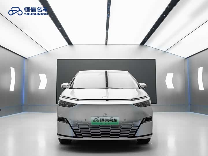 Фото 2 - XPeng X9