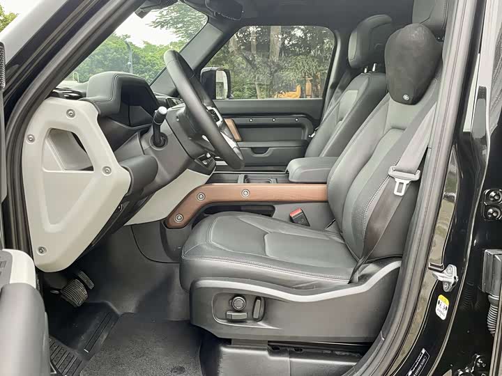 Фото 4 - Land Rover Defender