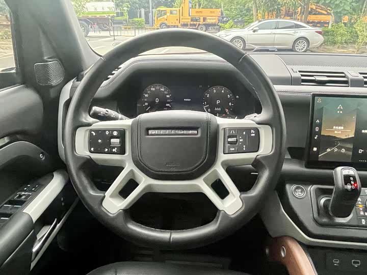 Фото 9 - Land Rover Defender