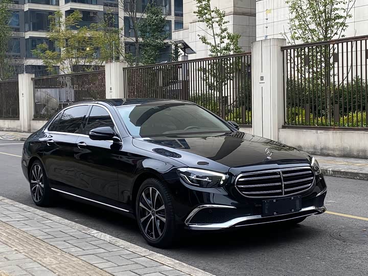 Фото 3 - Mercedes-Benz E-Class Hybrid
