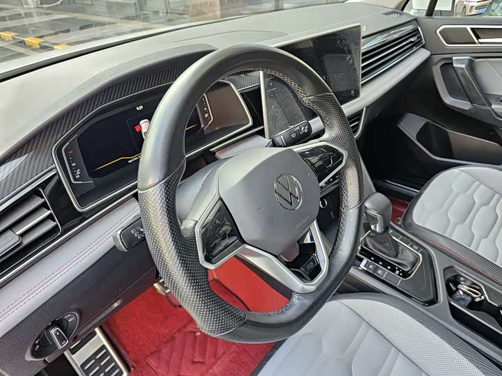 Фото 9 - Volkswagen Tiguan X