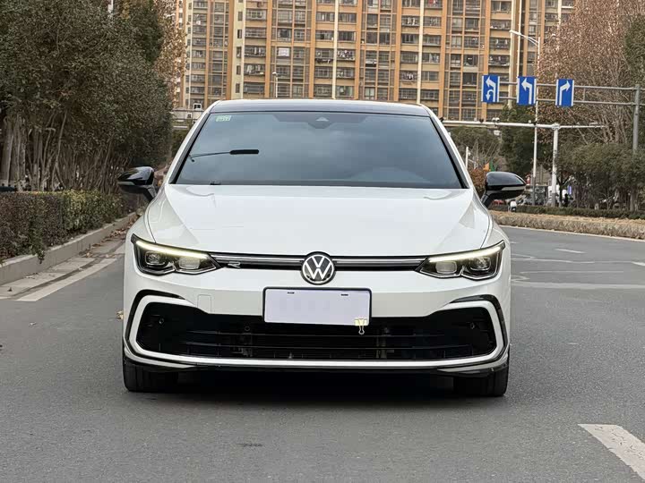 Фото 2 - Volkswagen Golf