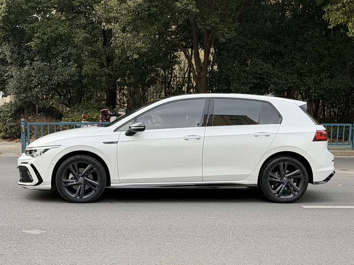 Фото 3 - Volkswagen Golf