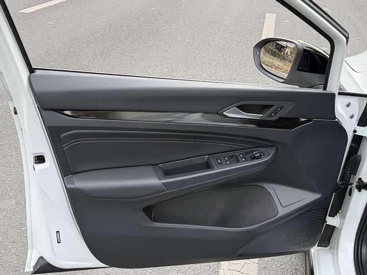 Фото 6 - Volkswagen Golf