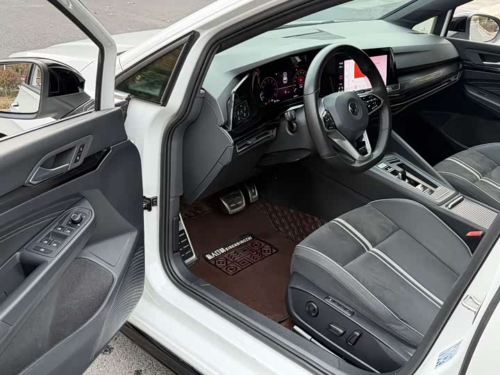 Фото 7 - Volkswagen Golf