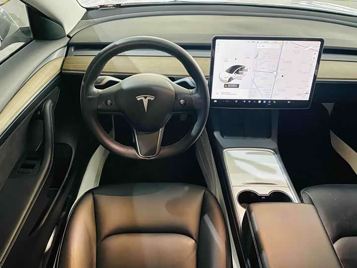 Фото 7 - Tesla Model 3
