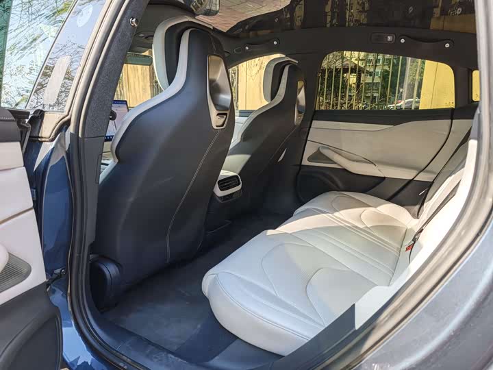 Фото 4 - Xiaomi SU7