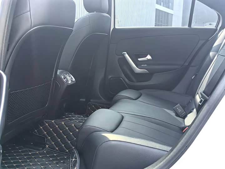 Фото 5 - Mercedes-Benz A-Class