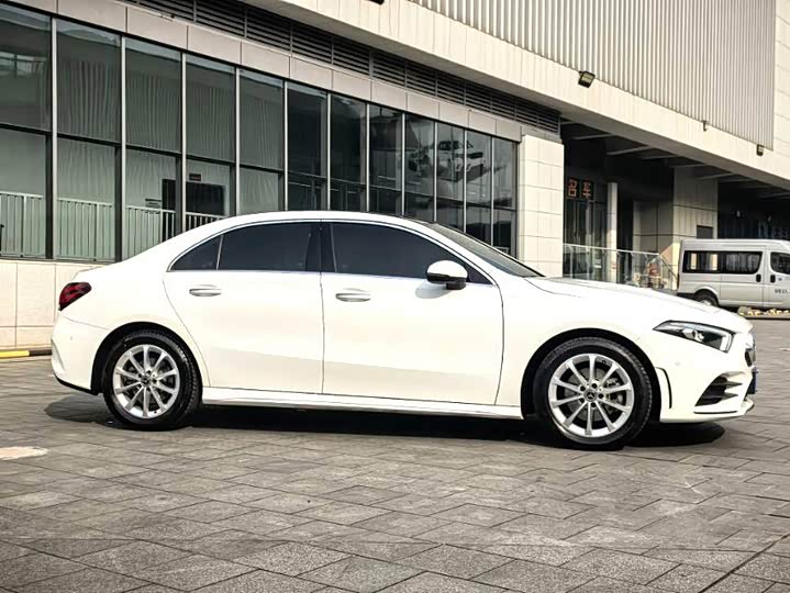 Фото 8 - Mercedes-Benz A-Class