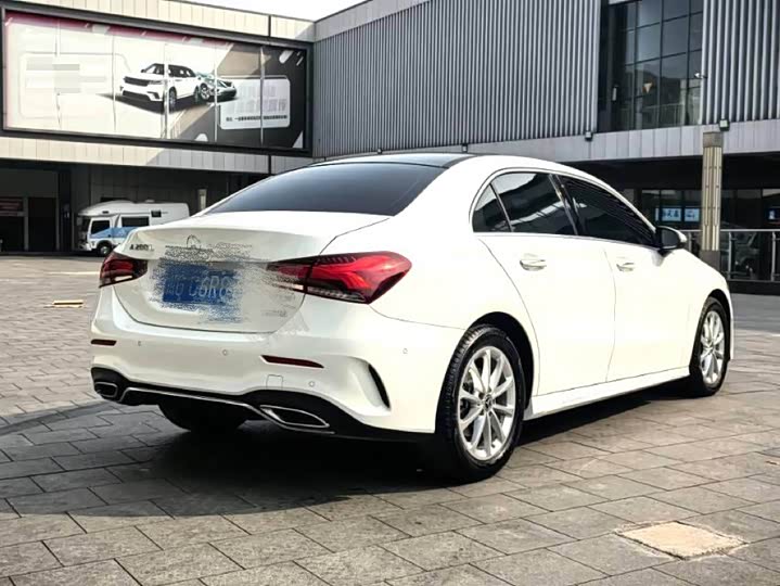 Фото 9 - Mercedes-Benz A-Class