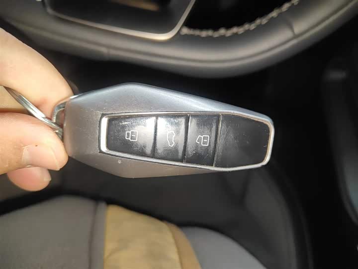 Фото 9 - Chery iCar 03T