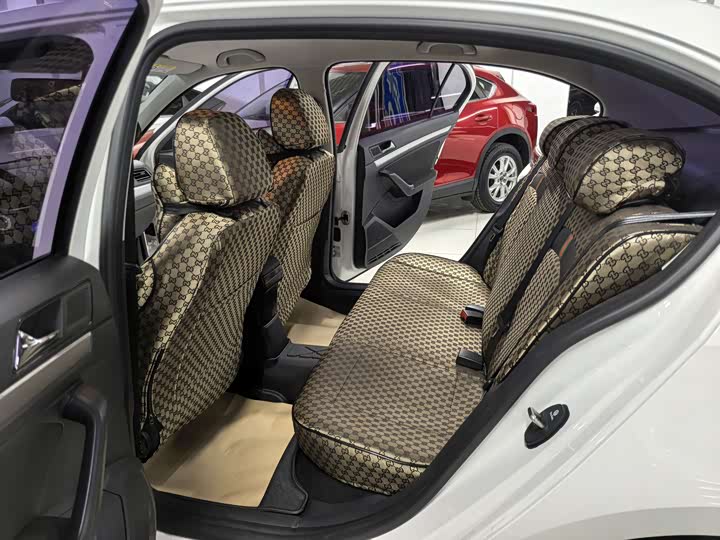 Фото 6 - Volkswagen Lavida