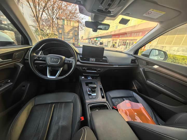 Фото 5 - Audi Q5L