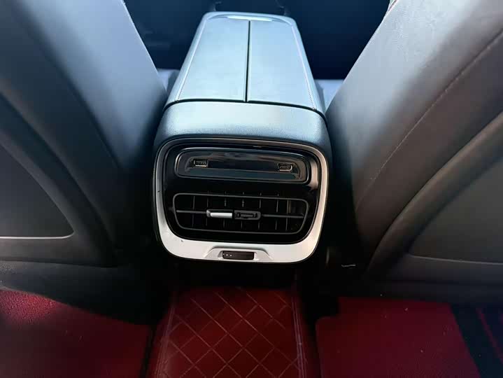 Фото 7 - XPeng P7