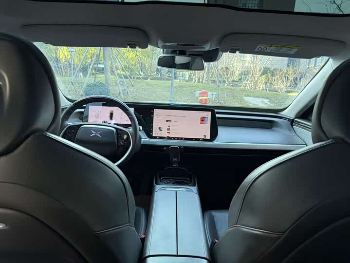 Фото 9 - XPeng P7