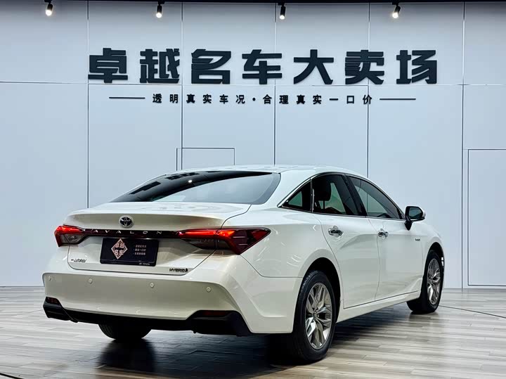 Фото 3 - Toyota Avalon