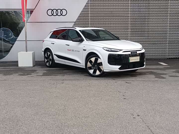 Фото 2 - Audi Q6L e-tron